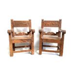 Par de Cadeiras Miniatura / África / Século XX