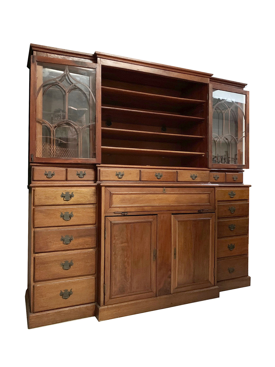 site novo breakfront