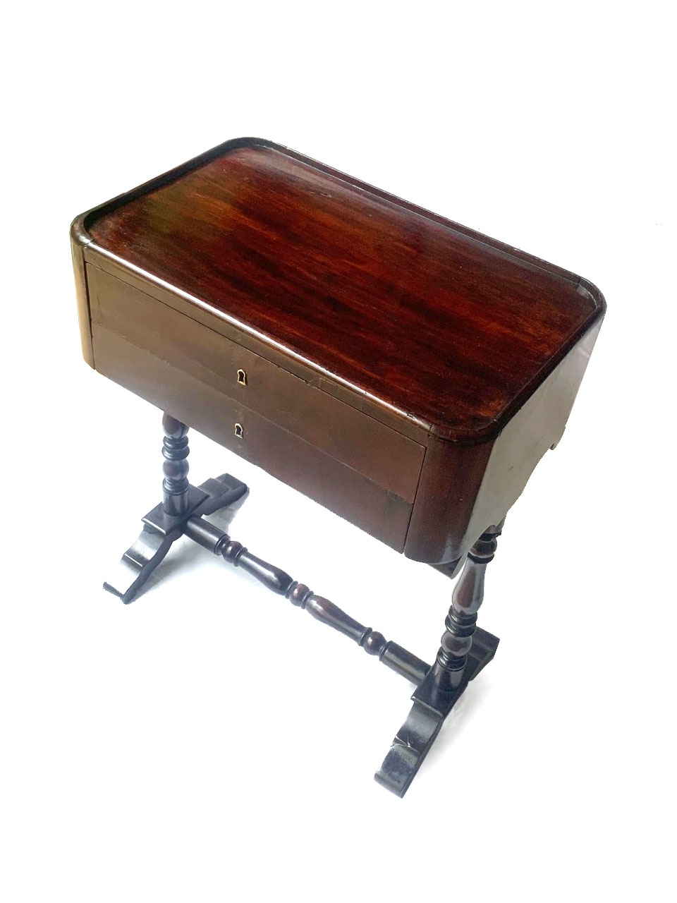 capa costureira vitoriana